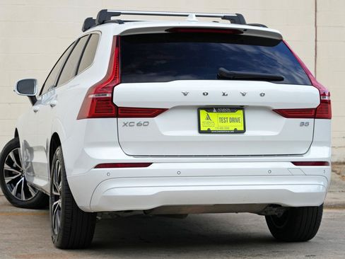 Used 2023 Volvo XC60 B5 Core w/ Climate Package FWD image 5