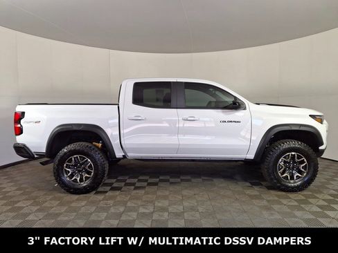 Used 2024 Chevrolet Colorado ZR2 w/ Technology Package image 6