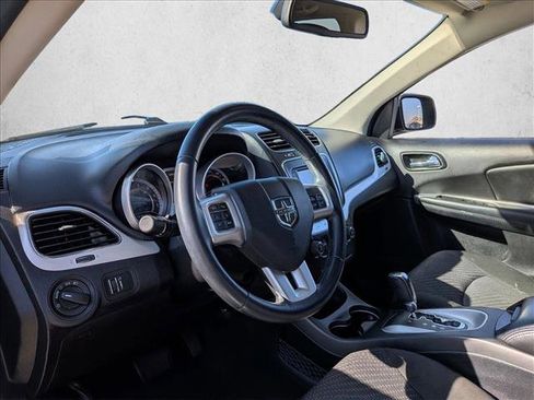 Used 2020 Dodge Journey SE w/ SE Popular Equipment Group image 9