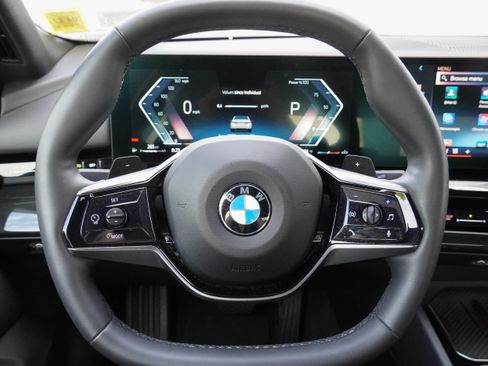 Certified 2024 BMW 530i xDrive w/ Convenience Package AWD/4WD image 15