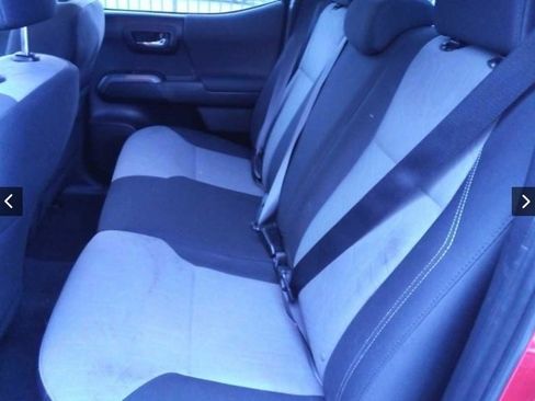 Used 2023 Toyota Tacoma TRD Off-Road image 3