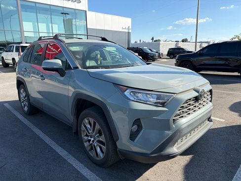 Used 2021 Toyota RAV4 XLE Premium FWD image 3