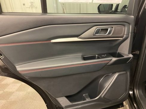 Used 2025 Ford Explorer ST-Line image 32