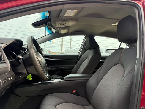Used 2020 Toyota Camry LE image 18