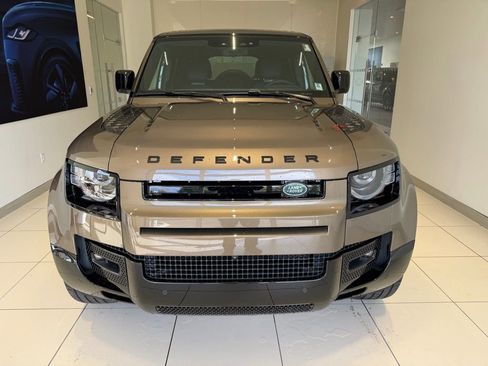 New 2025 Land Rover Defender 130 X-Dynamic SE AWD/4WD image 7