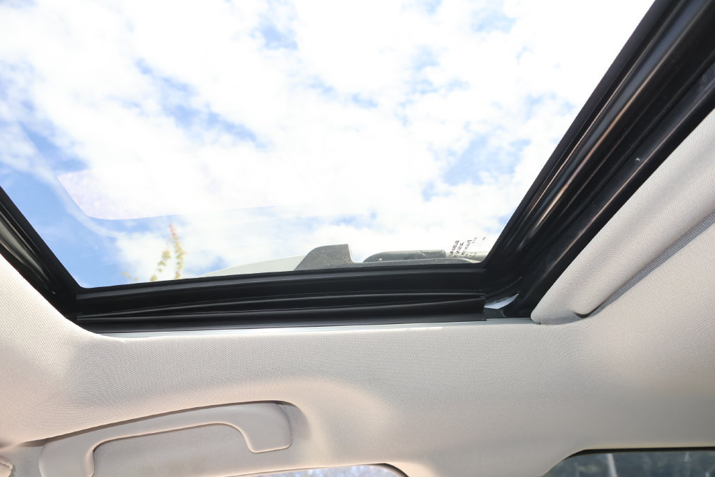 Used 2023 Subaru Outback Touring AWD/4WD image 29