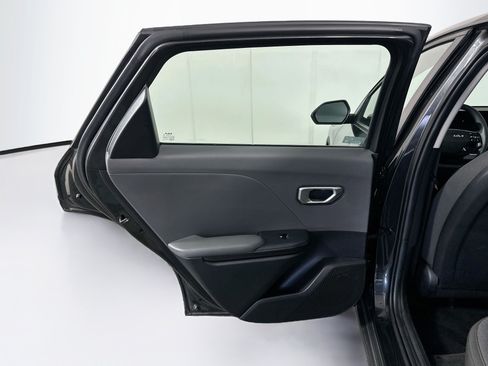 Used 2025 Kia K4 FWD image 24