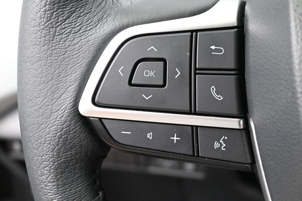 Used 2025 Toyota Sienna XLE w/ XLE Plus Package AWD/4WD image 16