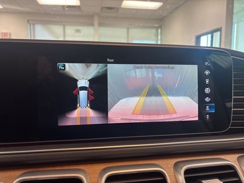 Used 2021 Mercedes-Benz GLS 580 GLS 580 image 24