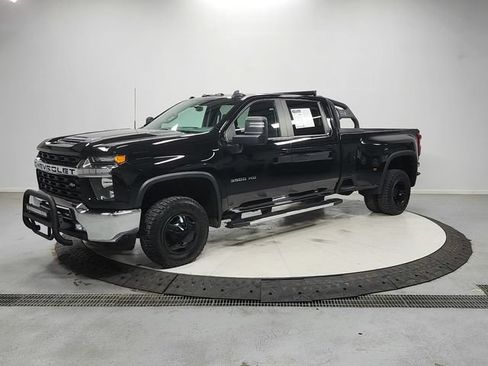 Used 2022 Chevrolet Silverado 3500 LT w/ Convenience Package AWD/4WD image 3