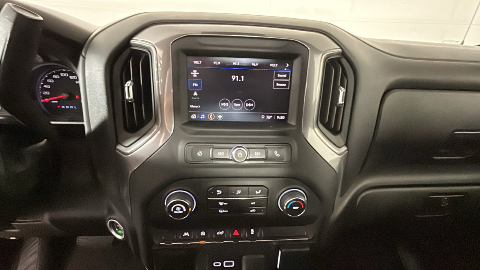 Used 2024 Chevrolet Silverado 1500 Custom AWD/4WD image 27