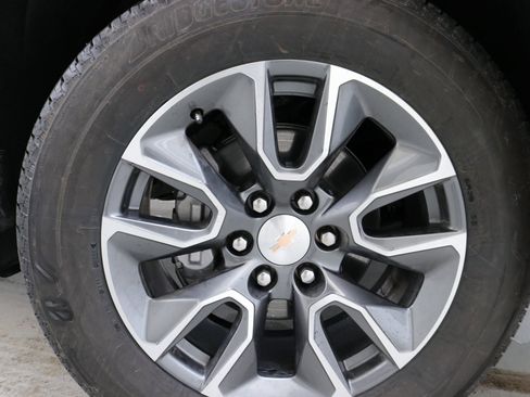 Used 2024 Chevrolet Silverado 1500 LT image 33