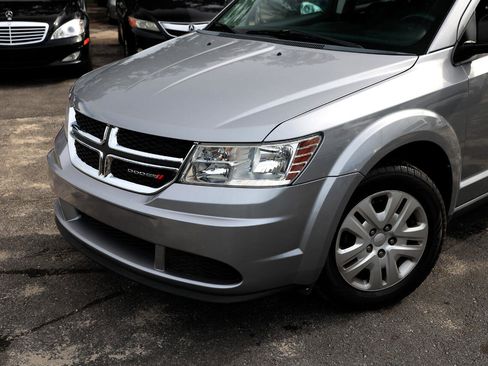 Used 2016 Dodge Journey SE w/ Flexible Seating Group image 37