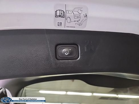 Used 2020 Ford Edge Titanium w/ Equipment Group 301A AWD/4WD image 16