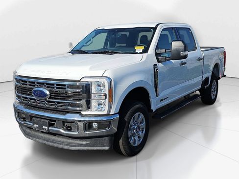 Used 2023 Ford F250 XLT w/ FX4 Off-Road Package image 6