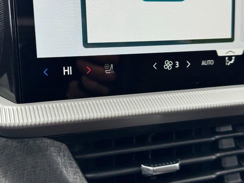 New 2026 Ford Explorer Platinum w/ LUX Leather Package image 19