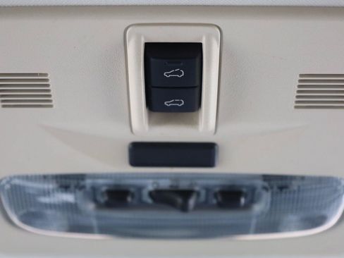 Used 2010 Land Rover LR2 HSE AWD/4WD image 38