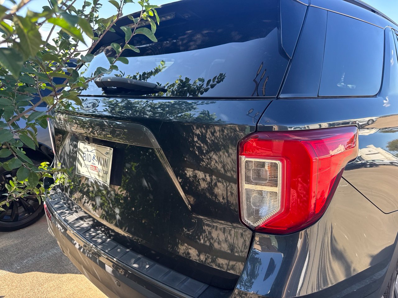 Used 2022 Ford Explorer XLT w/ Equipment Group 202A RWD image 5