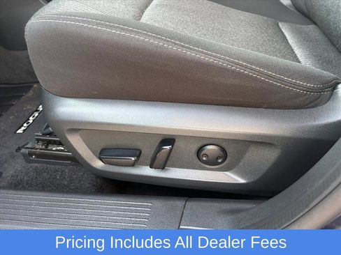 Used 2025 Nissan Rogue SV AWD/4WD image 17
