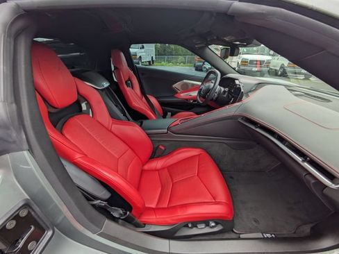 Used 2022 Chevrolet Corvette Stingray Preferred Cpe w/ Z51 Performance Package RWD image 28