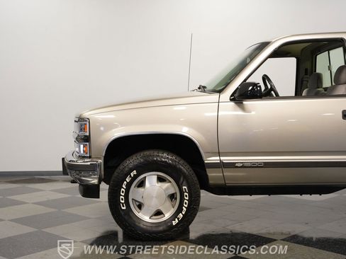 Used 1998 Chevrolet Silverado 1500 4x4 Regular Cab w/ Preferred Equipment Group 2 image 23