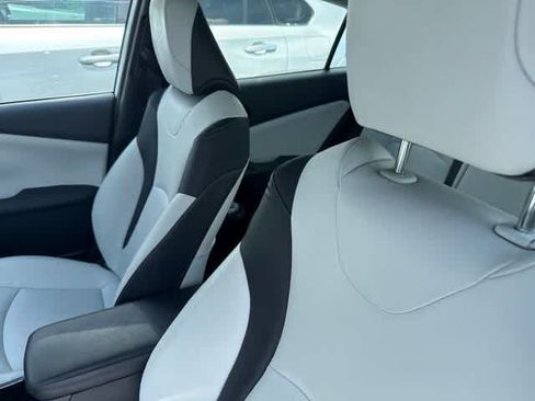 Used 2019 Toyota Prius XLE w/ Advanced Technology Package FWD image 7