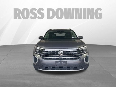 Used 2025 Volkswagen Atlas SE FWD image 2