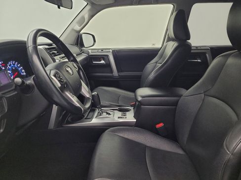 Used 2018 Toyota 4Runner SR5 AWD/4WD image 17