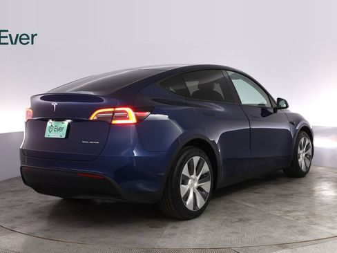 Used 2021 Tesla Model Y Long Range AWD/4WD image 3