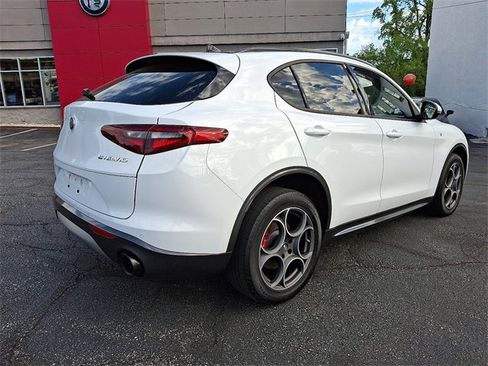 Used 2022 Alfa Romeo Stelvio Ti image 6