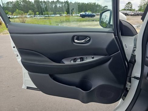 Used 2024 Nissan Leaf S FWD image 30