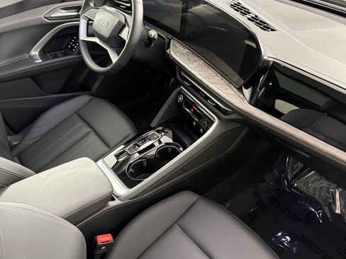Used 2025 Audi Q5 Premium w/ Convenience Package AWD/4WD image 15