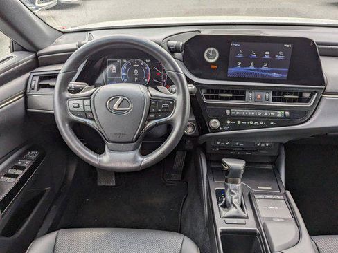 Certified 2022 Lexus ES 350 w/ Premium Package image 16