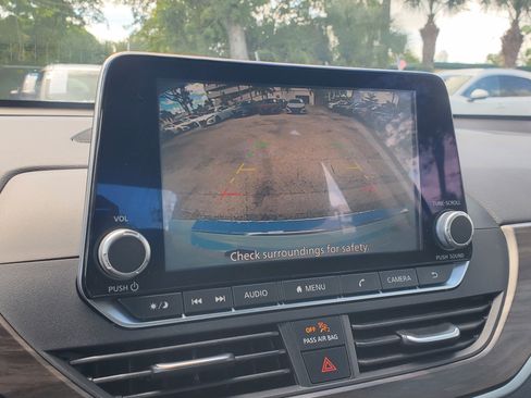 Certified 2023 Nissan Altima 2.5 SV image 8