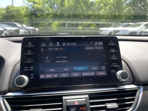 Used 2018 Honda Accord EX-L image 17