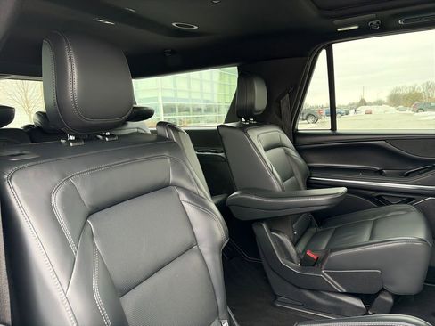 Used 2025 Lincoln Navigator L Reserve w/ Jet Appearance Package image 32