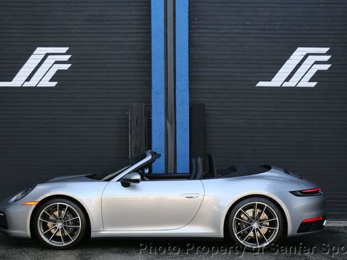 Used 2022 Porsche 911 Carrera image 2