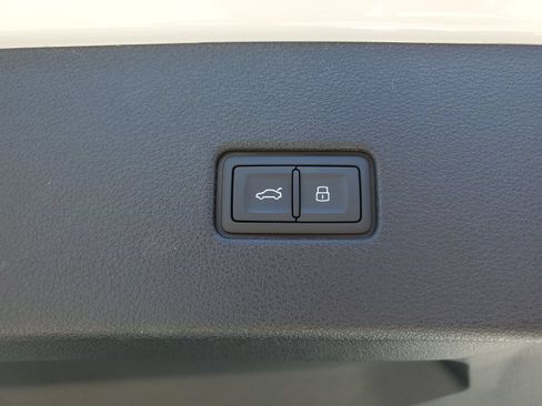 New 2026 Audi SQ8 Prestige AWD/4WD image 9