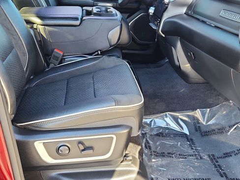 Used 2025 RAM 1500 Laramie image 13