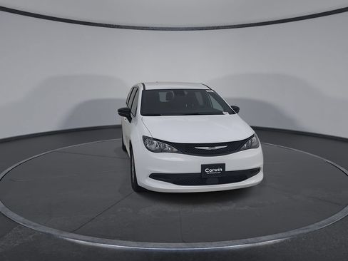New 2027 Chrysler Pacifica LX FWD image 4