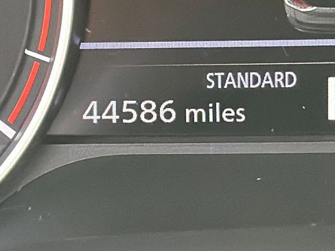 Used 2022 Nissan Rogue SV image 24