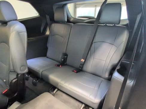 Used 2023 Buick Enclave Essence image 30