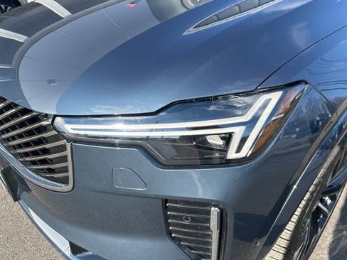 Certified 2025 Volvo XC90 B6 Plus image 8