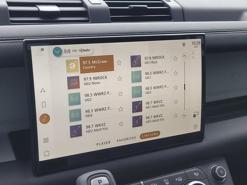 Used 2025 Land Rover Defender 110 S image 25