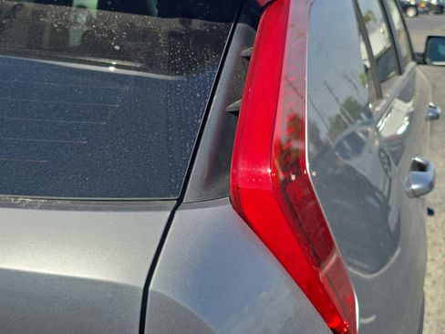 Used 2025 Kia Niro LX image 8