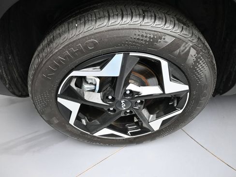 Certified 2025 Kia Seltos S AWD/4WD image 12