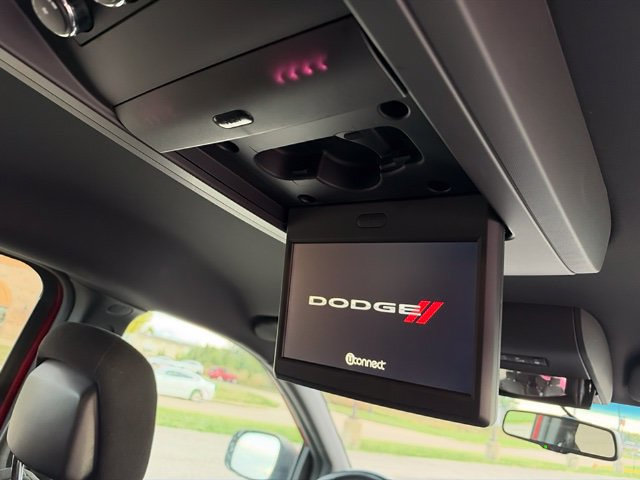 Used 2015 Dodge Grand Caravan SXT w/ Blacktop Package FWD image 9