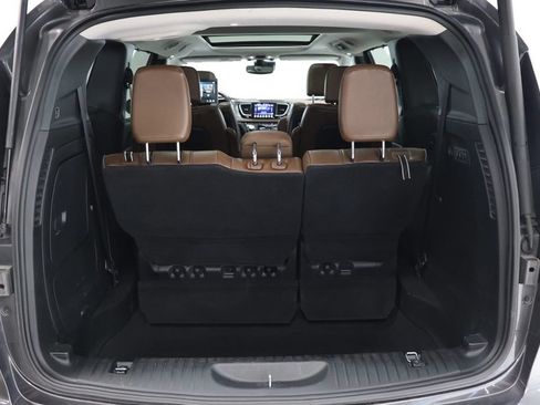 Used 2017 Chrysler Pacifica Limited w/ UConnect Theater Package FWD image 37