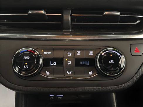 Used 2024 Buick Envista Preferred w/ Convenience I Package FWD image 21