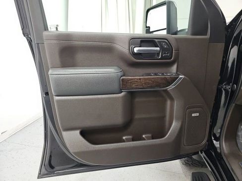 Used 2020 GMC Sierra 2500 Denali w/ Denali Ultimate Package image 11